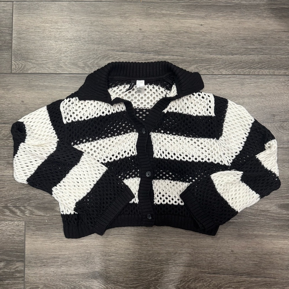 H&M Divided Black and White Crochet Sweater Cardigan Size XS